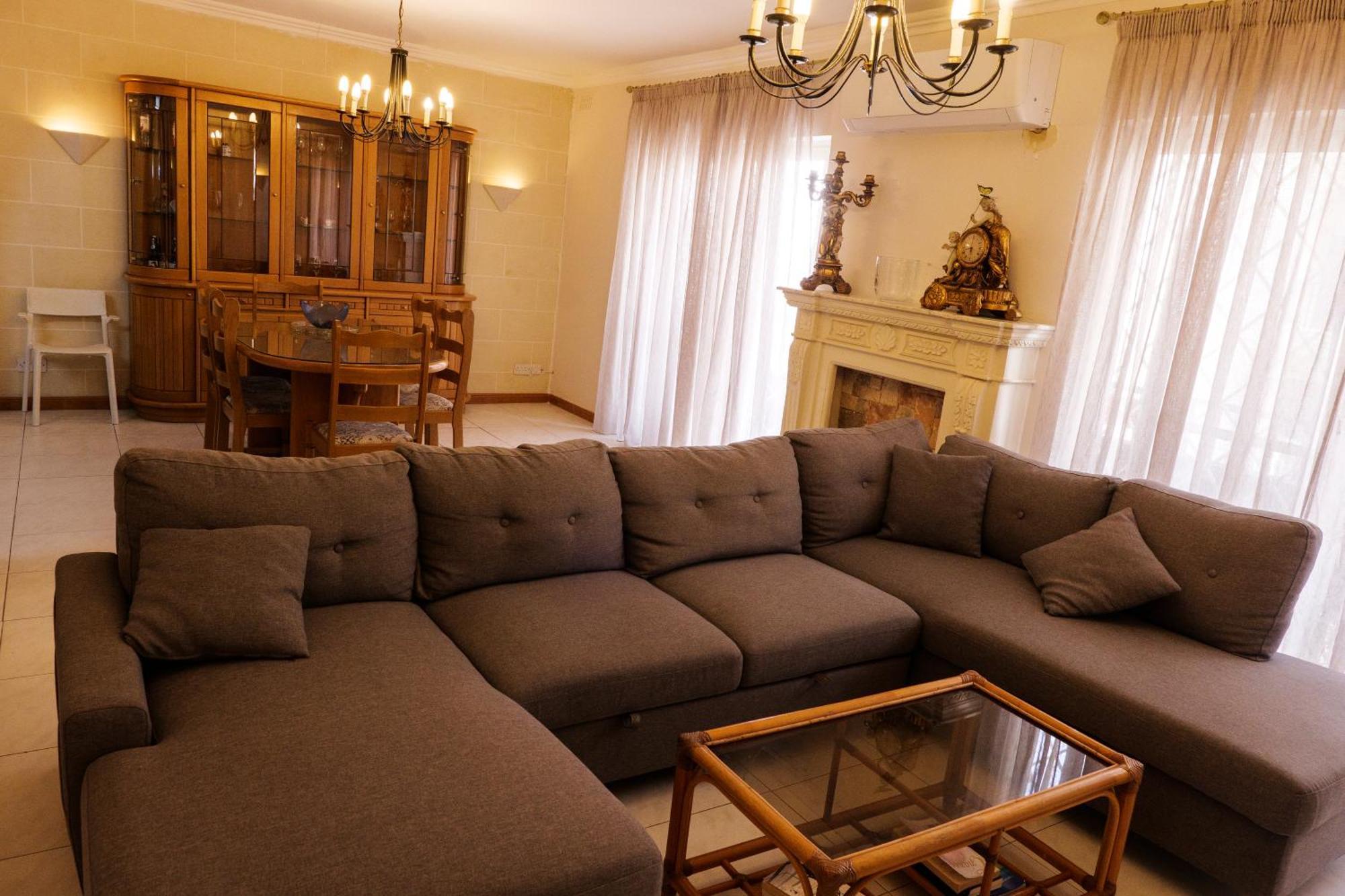 St Julians Balutta Bay Huge Flat! -2Min From Seafront Apartment Saint Julian's Екстериор снимка
