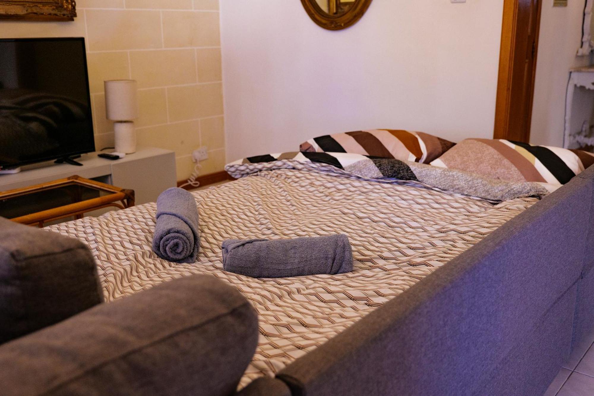 St Julians Balutta Bay Huge Flat! -2Min From Seafront Apartment Saint Julian's Екстериор снимка